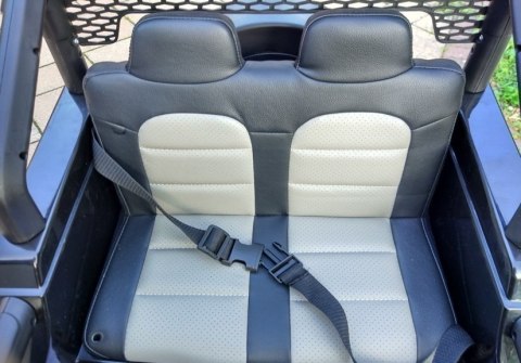 AUTO DLA DZIECI NA AKUMULATOR S2388 JEEP CZARNY 4x45W